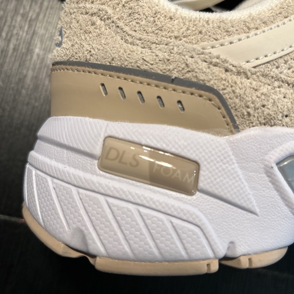 FILA Women's Perano Plus Sneakers Whitecap Irish Cream/White - 5RM02893-202 W10 - Picture 5 of 11